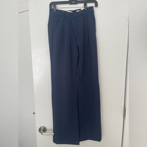 Abercrombie Criss-Cross Tailored 90s pants in Navy. Size 24/00. Never worn.